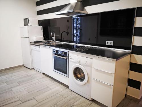 Conil Red-Black Apartment Конил-де-ла-Фронтера Екстериор снимка